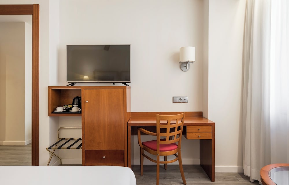Hotel ILUNION Les Corts Spa — Hotel rooms in Barcelona, Catalonia