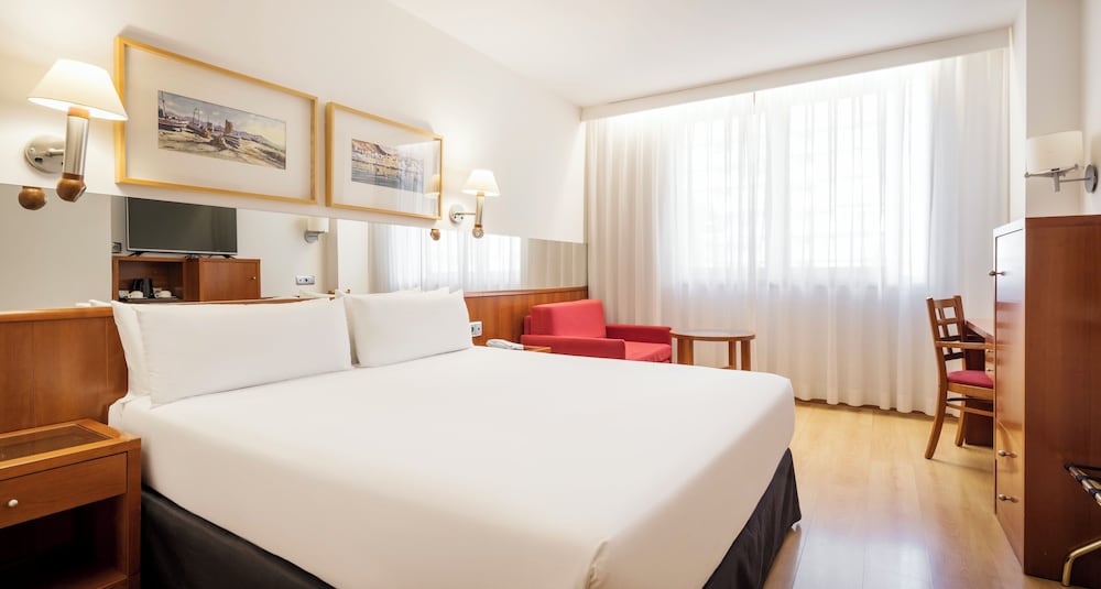 Hotel ILUNION Les Corts Spa — Hotel rooms in Barcelona, Catalonia