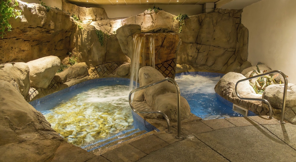 Hotel ILUNION Les Corts Spa — Spa in Barcelona, Catalonia