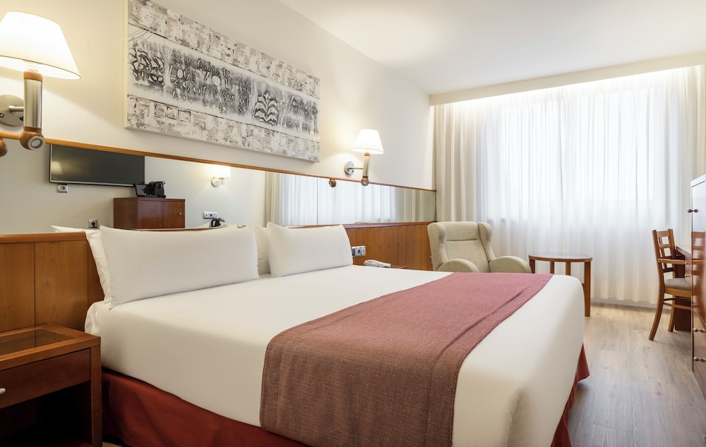 Hotel ILUNION Les Corts Spa — Hotel rooms in Barcelona, Catalonia