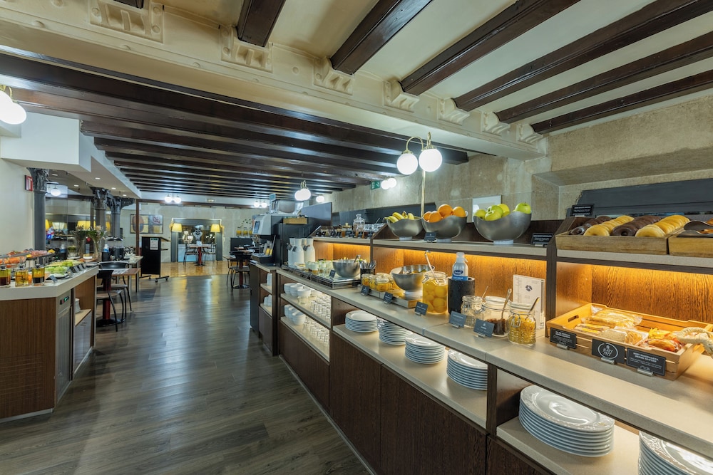 Hotel Suizo — Restaurant & bars in Barcelona, Catalonia