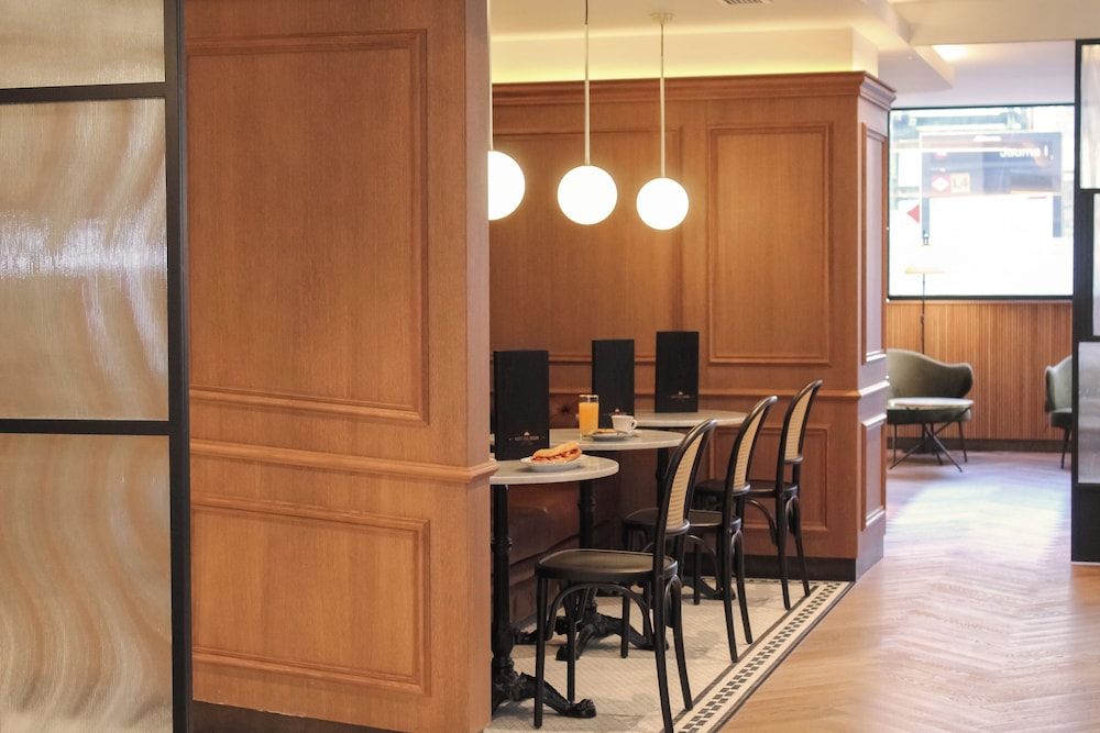 Hotel Suizo — Restaurant & bars in Barcelona, Catalonia