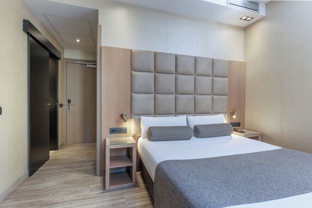 Hotel Suizo — Hotel rooms in Barcelona, Catalonia
