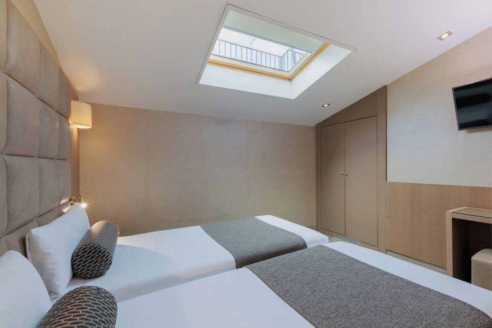 Hotel Suizo — Hotel rooms in Barcelona, Catalonia