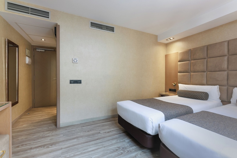 Hotel Suizo — Hotel rooms in Barcelona, Catalonia