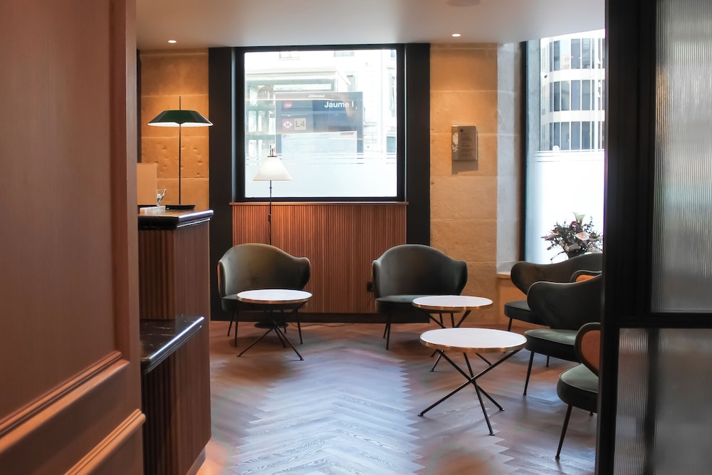 Hotel Suizo — Hotel building in Barcelona, Catalonia