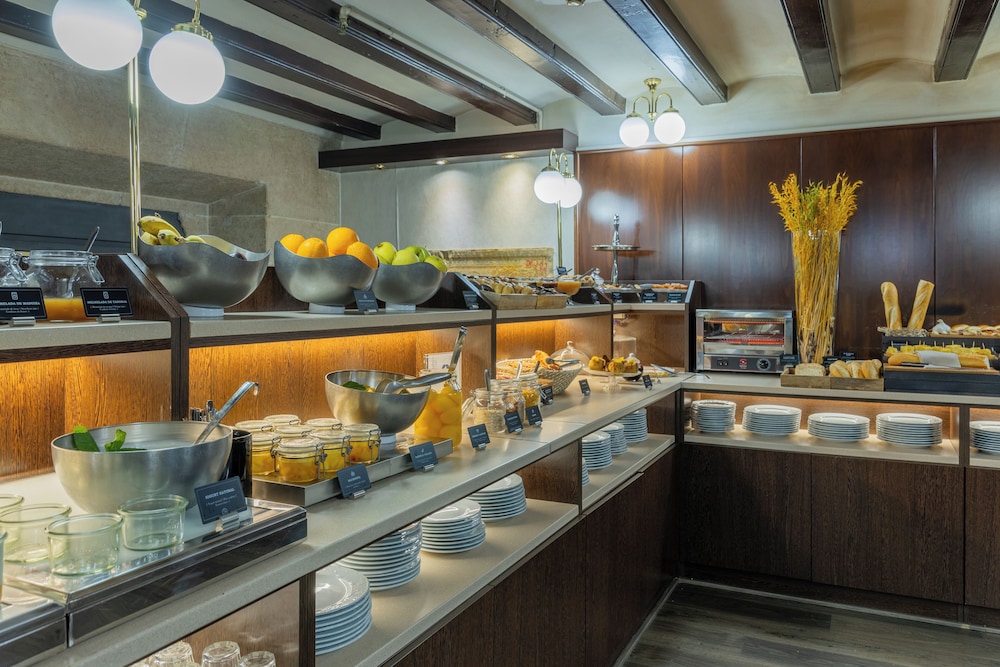 Hotel Suizo — Restaurant & bars in Barcelona, Catalonia
