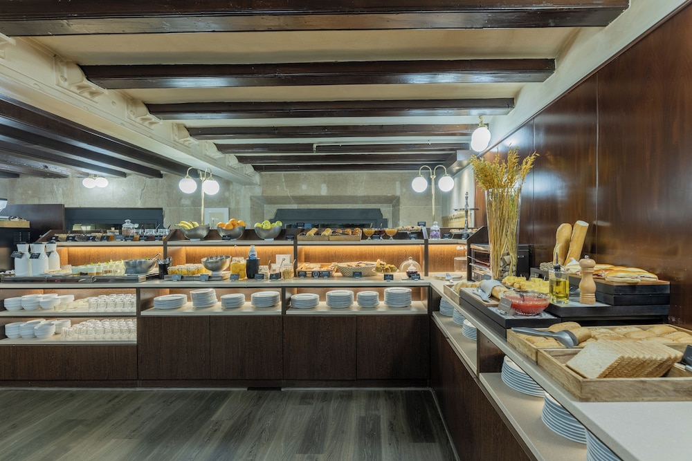 Hotel Suizo — Restaurant & bars in Barcelona, Catalonia