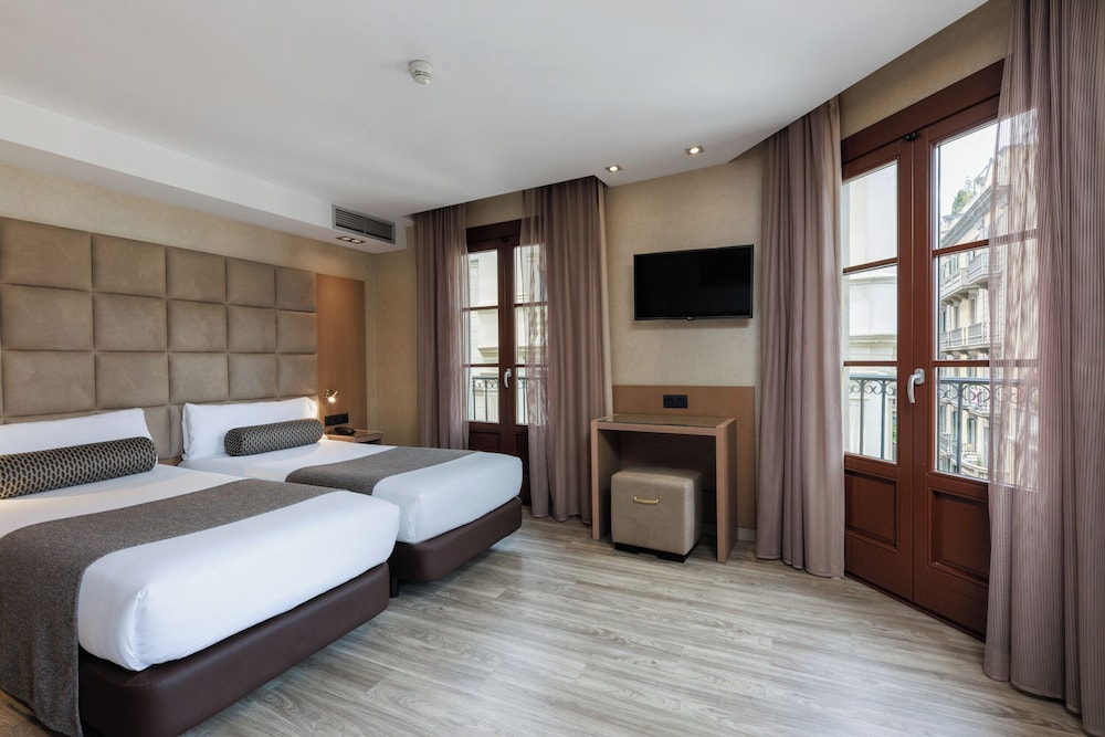 Hotel Suizo — Hotel rooms in Barcelona, Catalonia