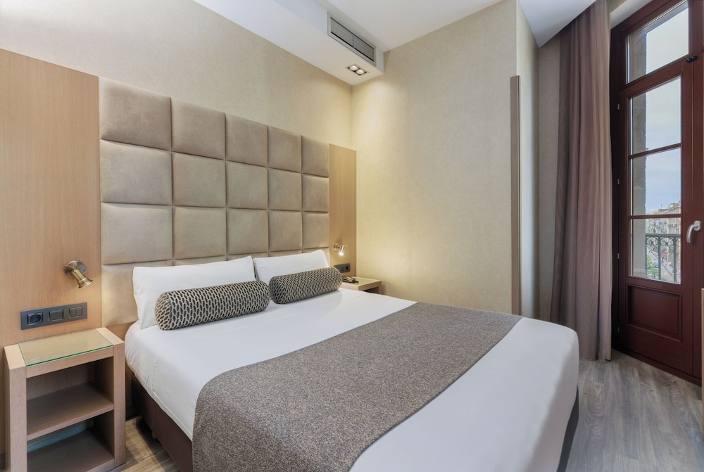 Hotel Suizo — Hotel rooms in Barcelona, Catalonia