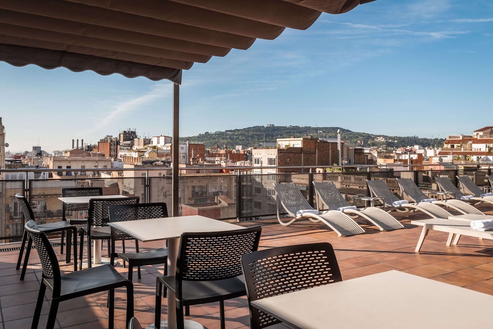 Petit Palace Eixample — Restaurant & bars in Barcelona, Catalonia