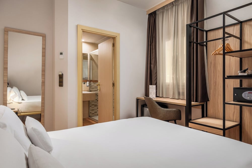 Petit Palace Eixample — Hotel rooms in Barcelona, Catalonia