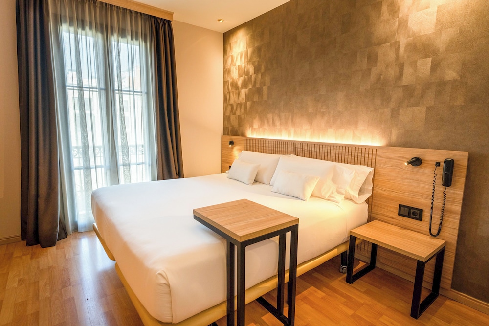 Petit Palace Eixample — Hotel rooms in Barcelona, Catalonia