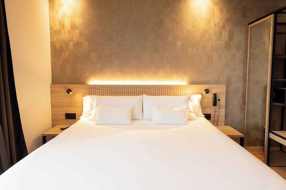 Petit Palace Eixample — Hotel rooms in Barcelona, Catalonia