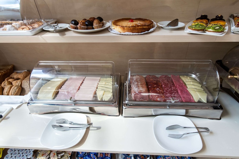 Petit Palace Eixample — Restaurant & bars in Barcelona, Catalonia