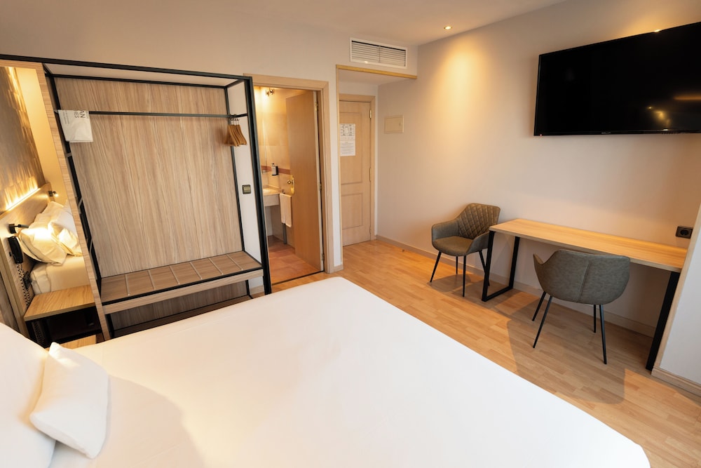 Petit Palace Eixample — Hotel rooms in Barcelona, Catalonia