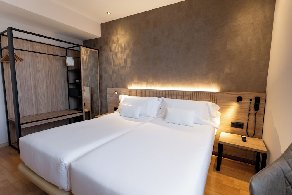 Petit Palace Eixample — Hotel rooms in Barcelona, Catalonia