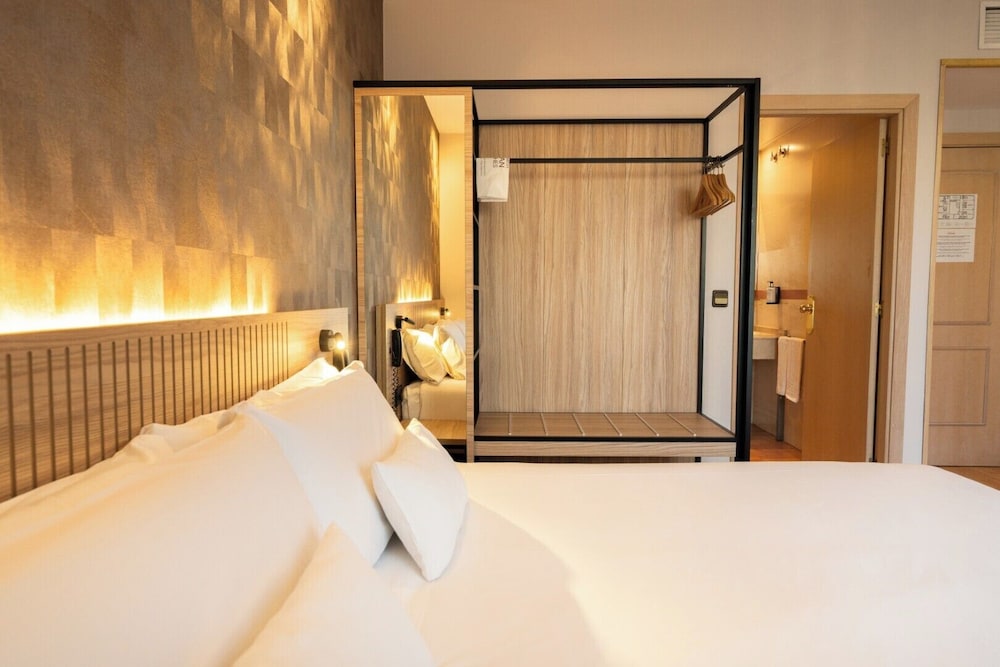 Petit Palace Eixample — Hotel rooms in Barcelona, Catalonia