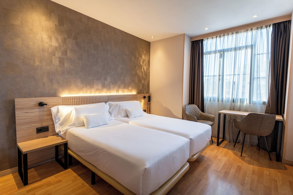 Petit Palace Eixample — Hotel rooms in Barcelona, Catalonia