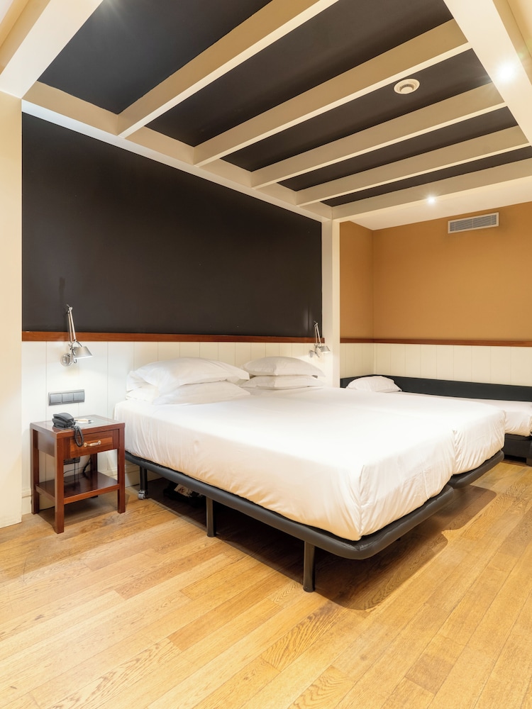 U232 Hotel — Hotel rooms in Barcelona, Catalonia