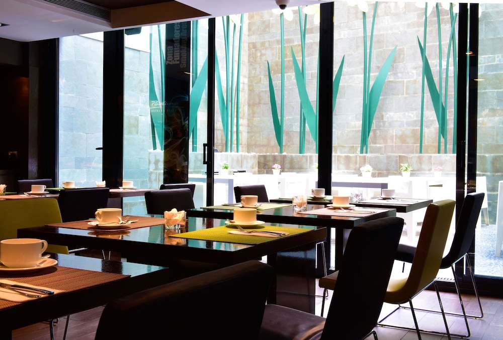 Pestana Arena Barcelona — Restaurant & bars in Barcelona, Catalonia
