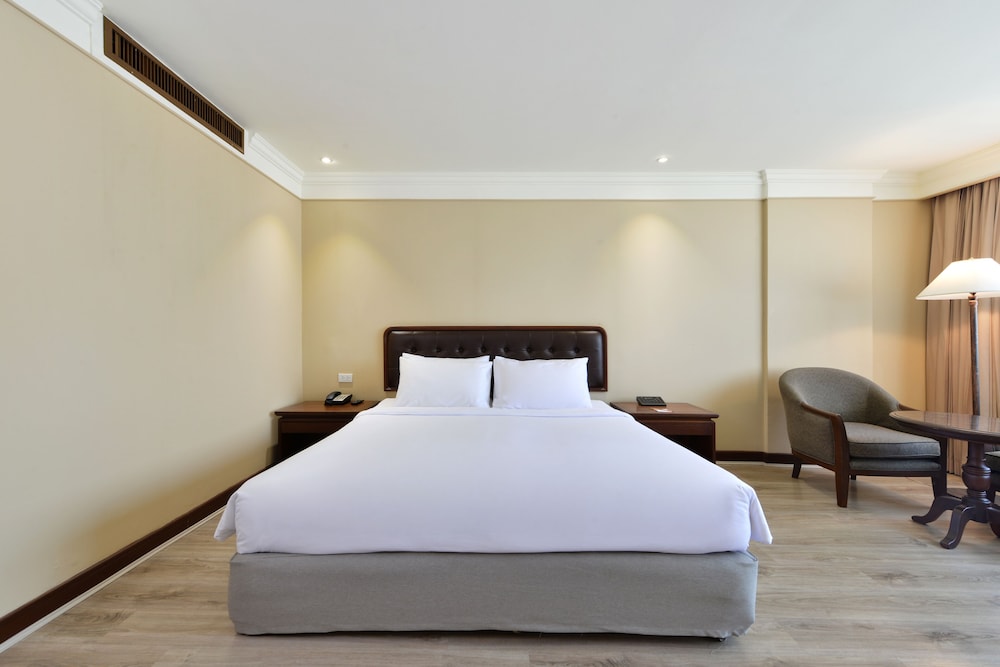 Twin Towers Hotel — Hotel rooms in Bangkok, Bangkok