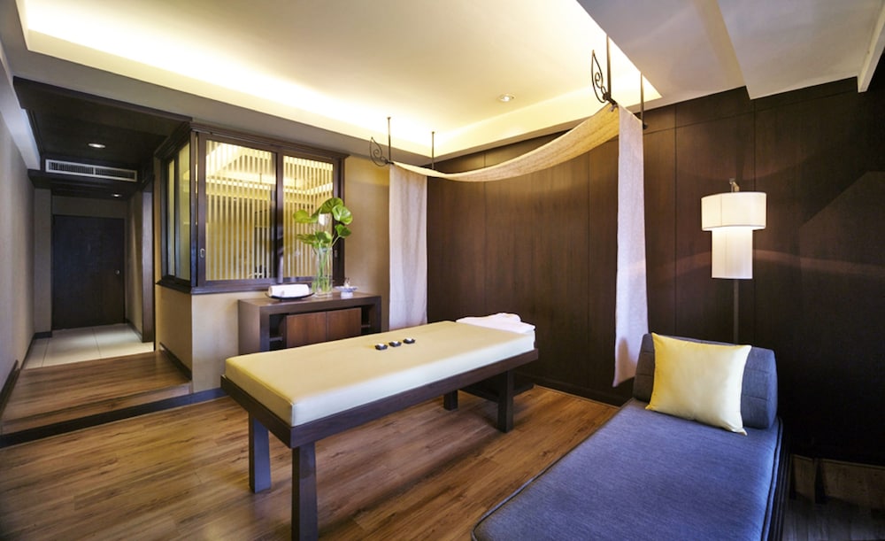 Twin Towers Hotel — Spa in Bangkok, Bangkok