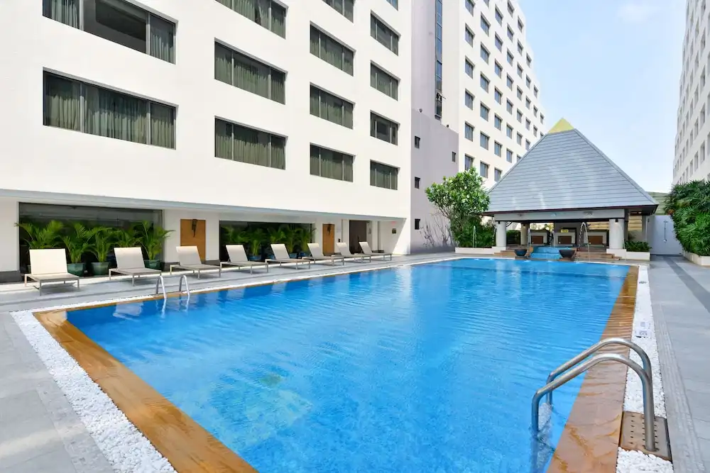 Twin Towers Hotel — Main photo in Bangkok, Bangkok