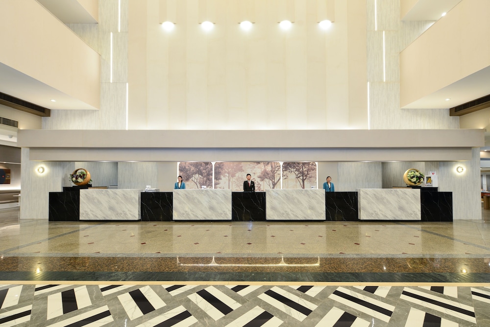 Twin Towers Hotel — Hotel building in Bangkok, Bangkok