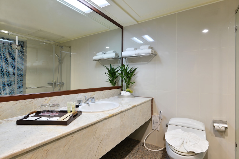 Twin Towers Hotel — Hotel rooms in Bangkok, Bangkok