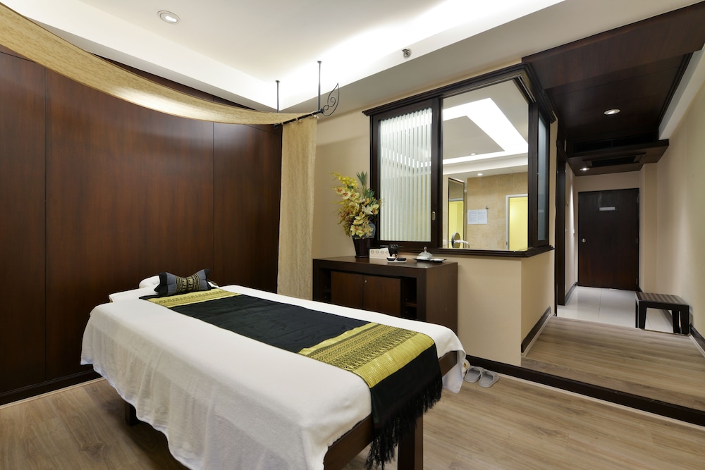 Twin Towers Hotel — Hotel rooms in Bangkok, Bangkok