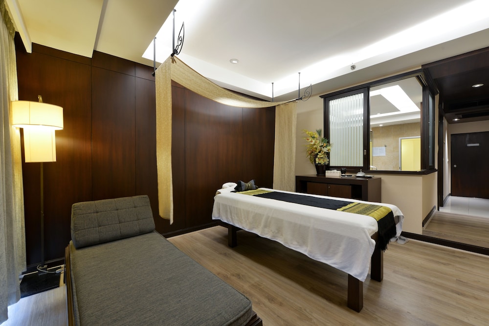 Twin Towers Hotel — Hotel rooms in Bangkok, Bangkok