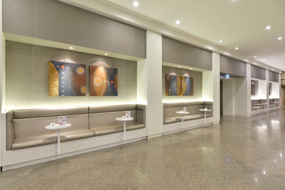Twin Towers Hotel — Restaurant & bars in Bangkok, Bangkok