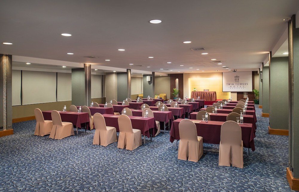 Twin Towers Hotel — Hotel building in Bangkok, Bangkok