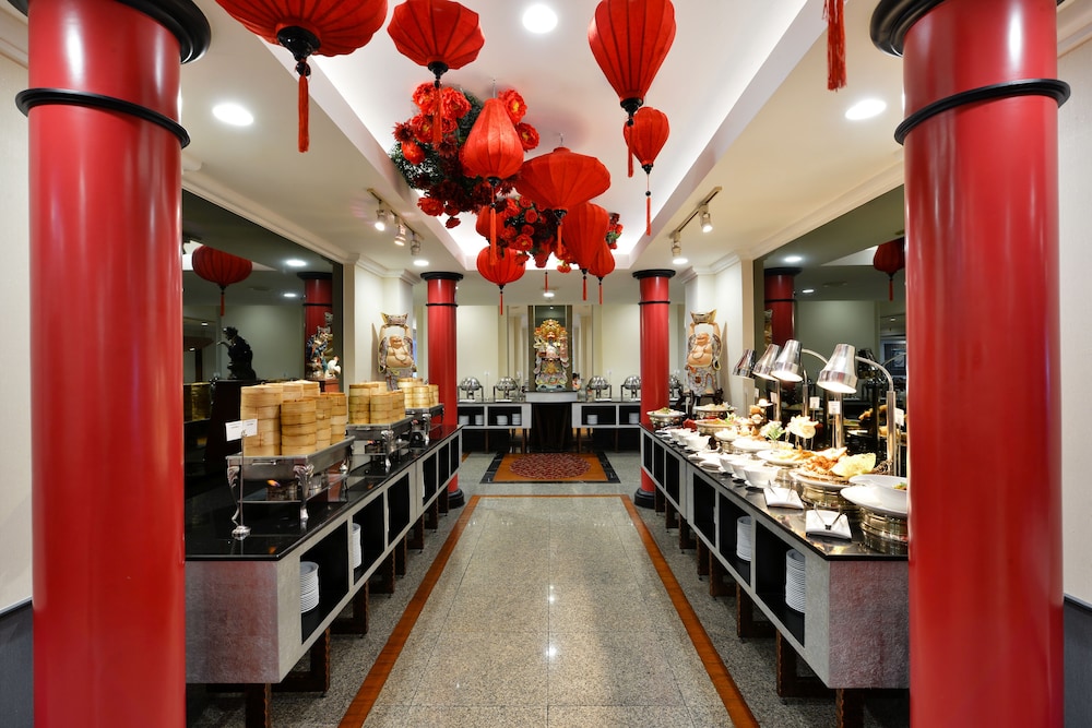 Twin Towers Hotel — Restaurant & bars in Bangkok, Bangkok