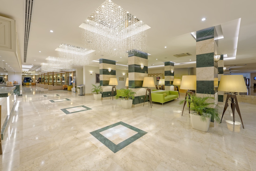 Innvista Hotels Belek - All inclusive — Hotel building in Belek