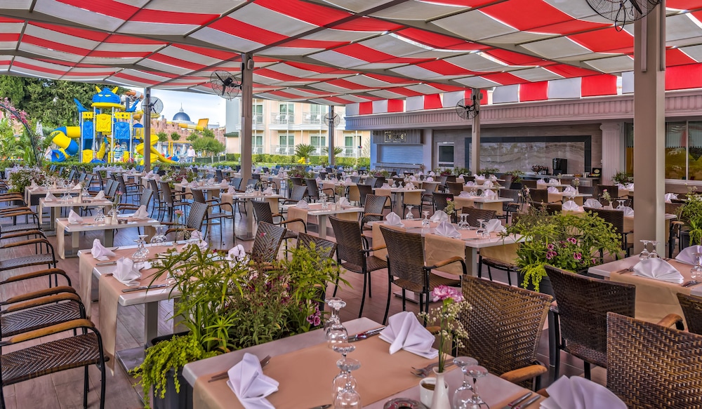 Innvista Hotels Belek - All inclusive — Restaurant & bars in Belek