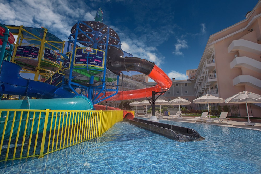 Innvista Hotels Belek - All inclusive — Swimming pool in Belek