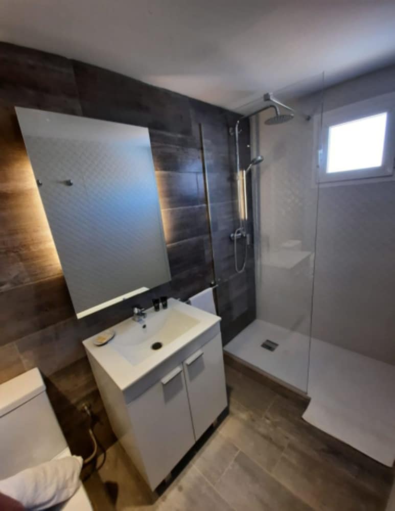 Aparthotel Nelva Resort — Hotel rooms in Cala'n Porter, Balearic Islands