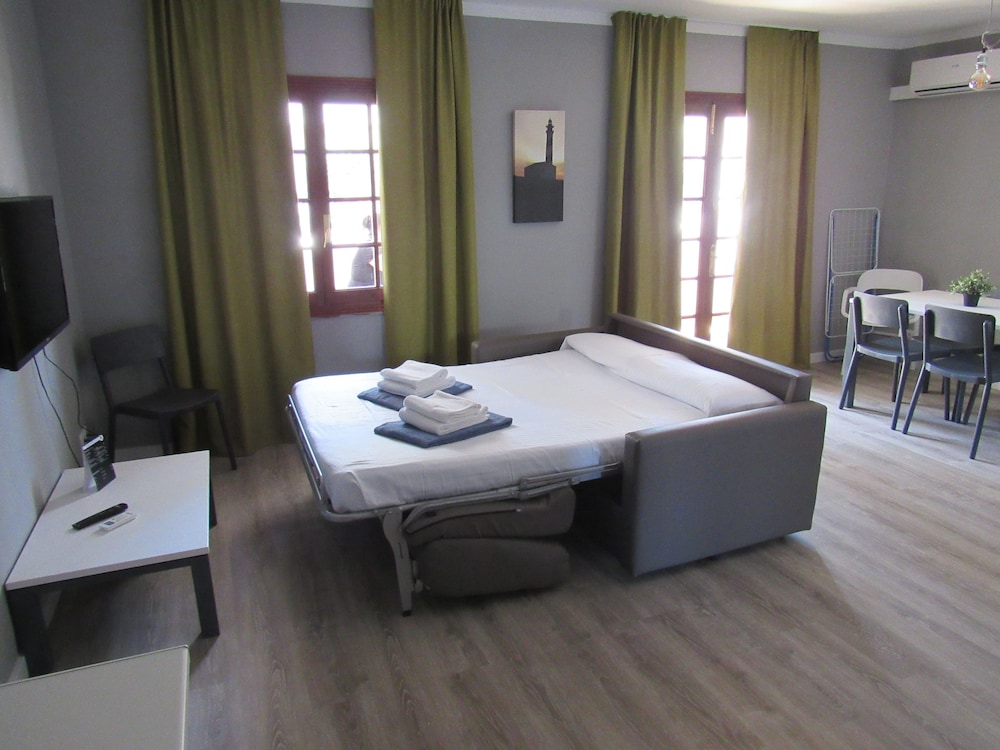 Aparthotel Nelva Resort — Hotel rooms in Cala'n Porter, Balearic Islands