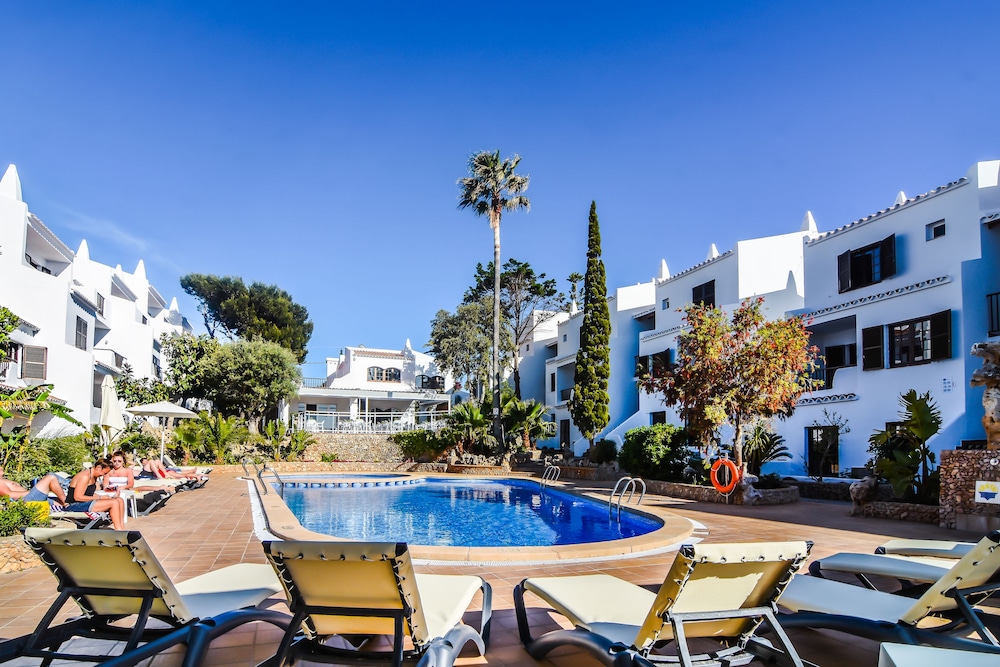 Aparthotel Nelva Resort — Swimming pool in Cala'n Porter, Balearic Islands