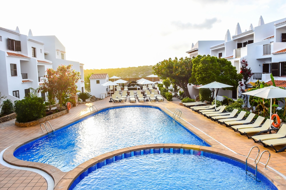 Aparthotel Nelva Resort — Swimming pool in Cala'n Porter, Balearic Islands