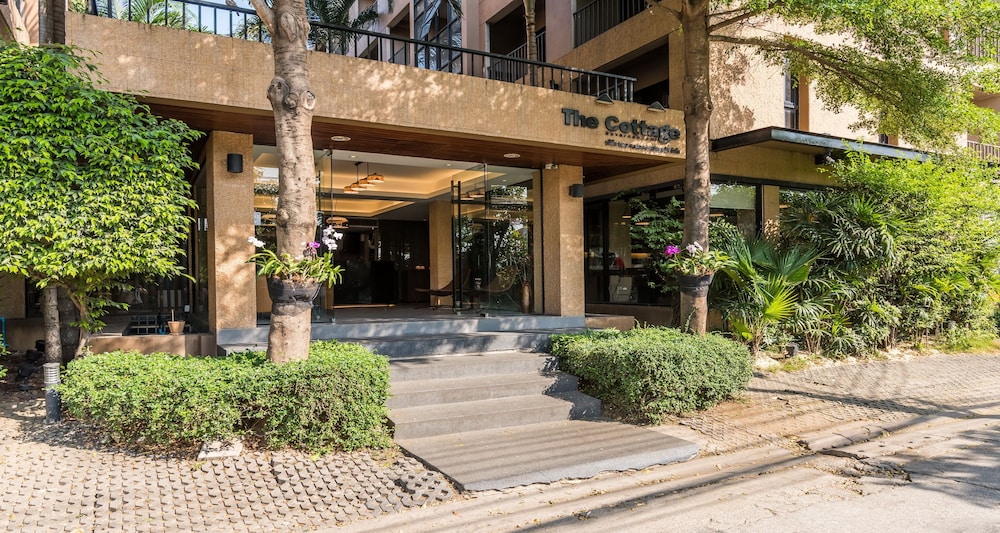 The Cottage Suvarnabhumi — Hotel building in Bangkok, Bangkok