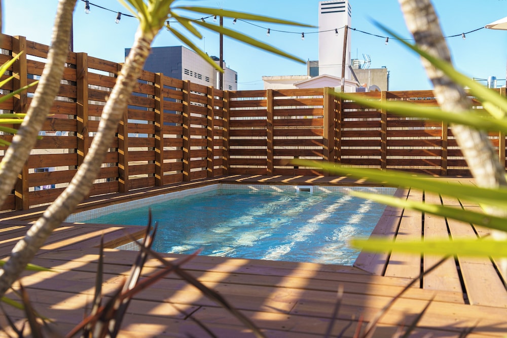 Casa Lit Barcelona — Swimming pool in Barcelona, Catalonia