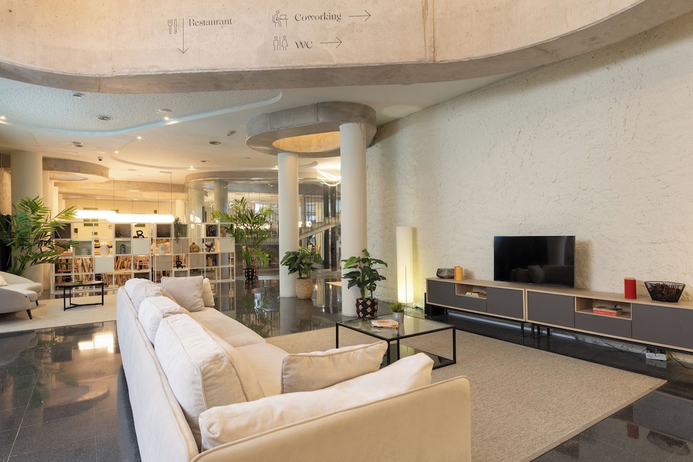 Casa Lit Barcelona — Hotel building in Barcelona, Catalonia