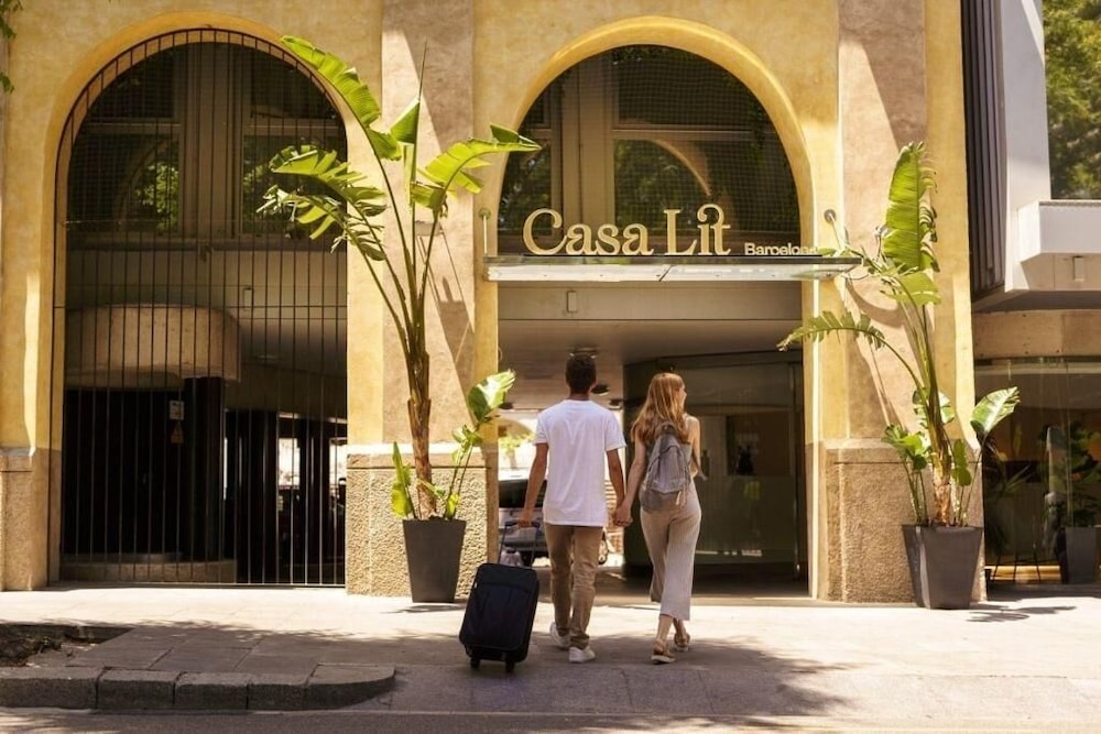 Casa Lit Barcelona — Hotel building in Barcelona, Catalonia