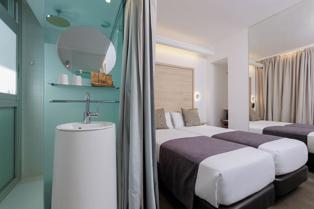 Casa Lit Barcelona — Hotel rooms in Barcelona, Catalonia