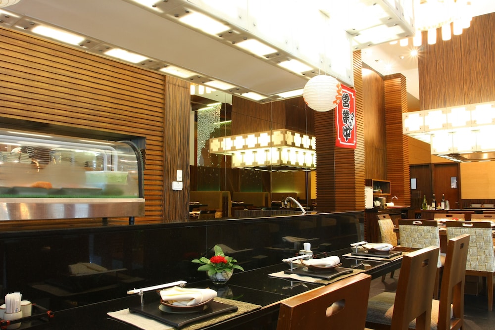 Hyatt Regency Bangkok Suvarnabhumi Airport — Restaurant & bars in Bang Khlo, Bangkok