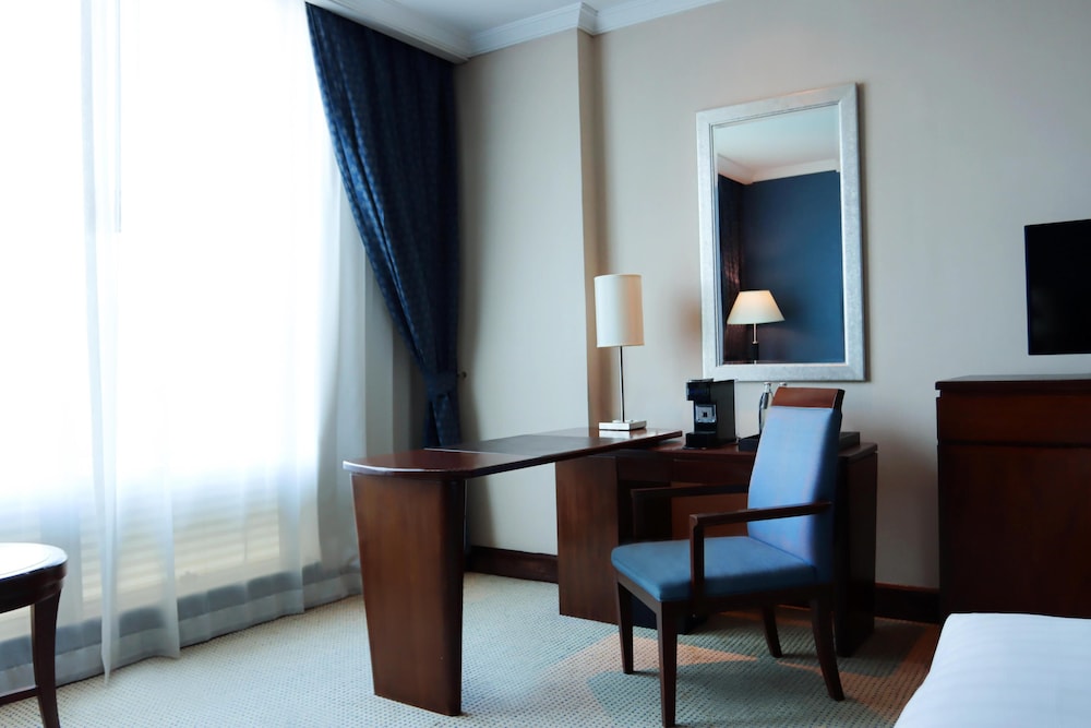 Hyatt Regency Bangkok Suvarnabhumi Airport — Hotel rooms in Bang Khlo, Bangkok