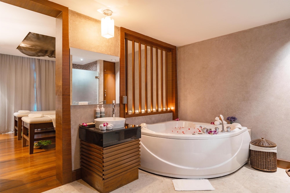 Hyatt Regency Bangkok Suvarnabhumi Airport — Spa in Bang Khlo, Bangkok